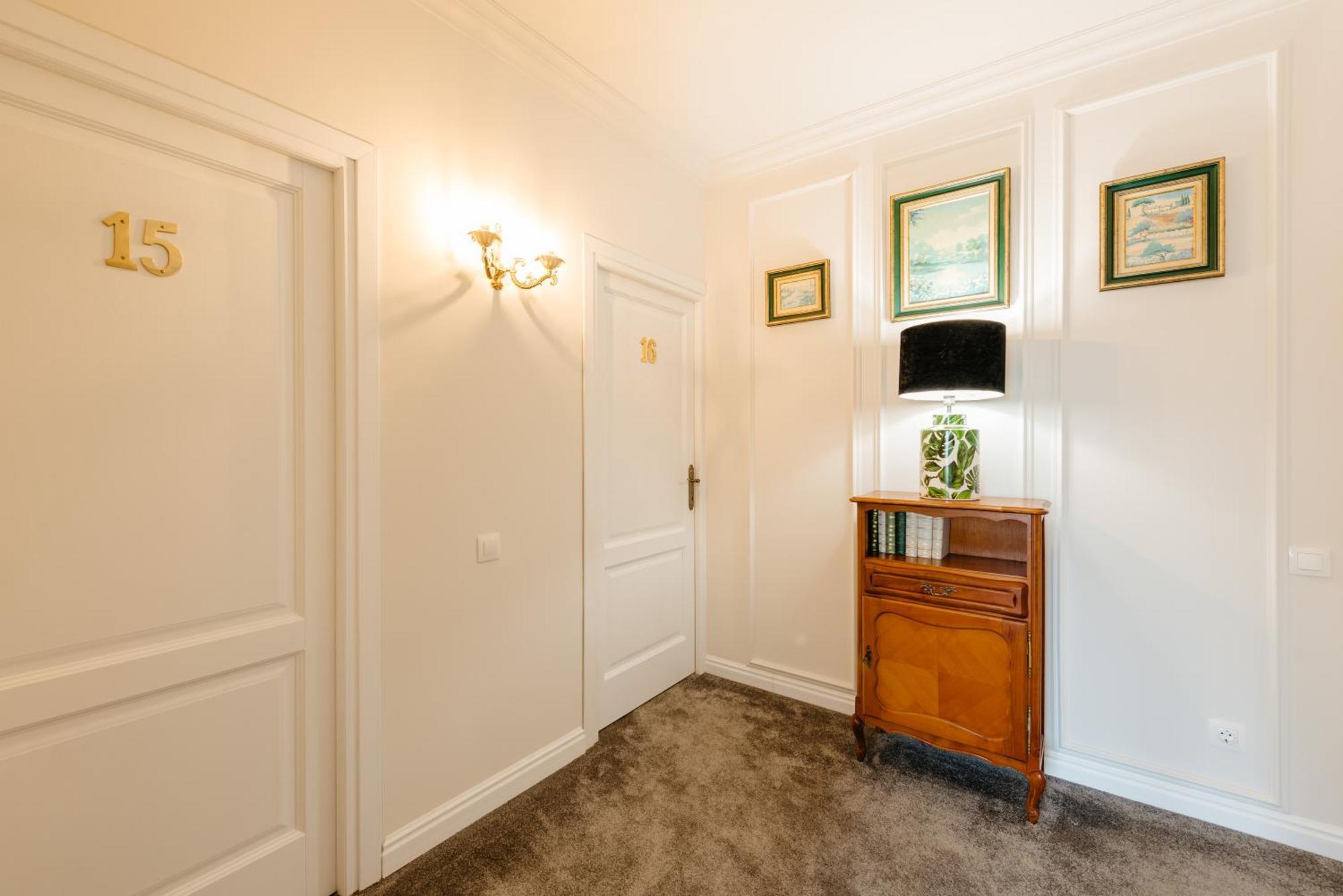 Ateneea Luxury Rooms Cluj-Napoca Extérieur photo